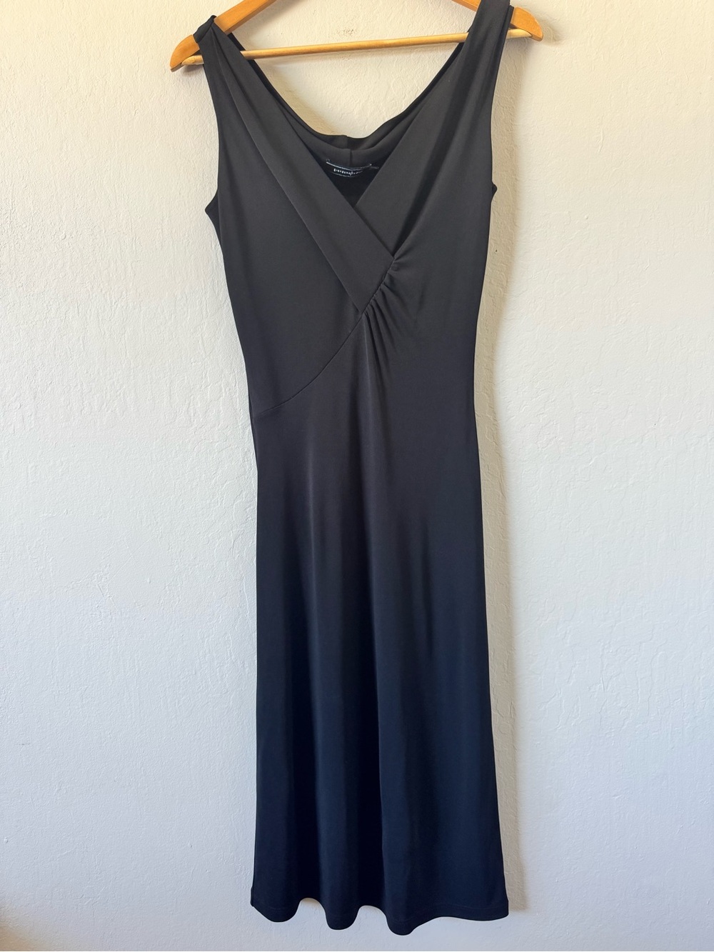 Elegant Little Black Dress Matte Jersey Sleeveless V-neck Knee Length